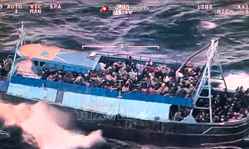 Tìm thấy thêm 12 thi thể nạn nhân sau vụ chìm thuyền ngoài khơi Italy