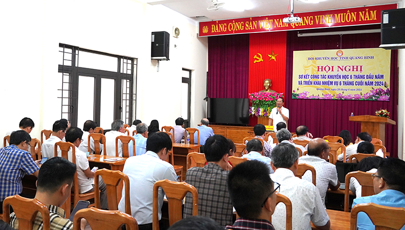 Phát triển phong trào khuyến học, khuyến tài