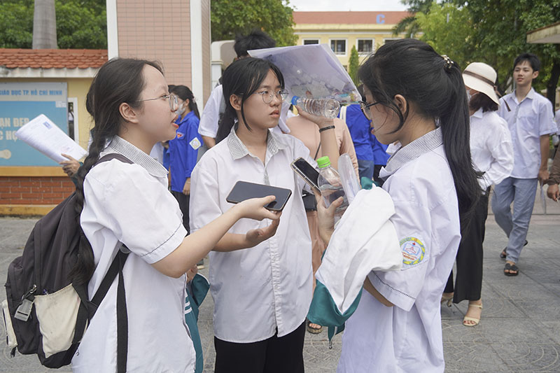 "Đề thi vừa sức, sát với chương trình học"