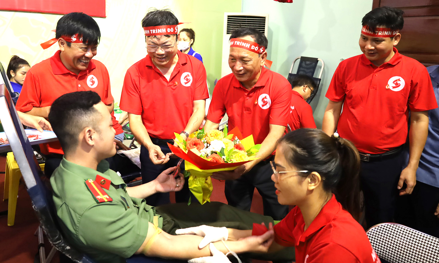 Khai mạc chương trình "Hành trình đỏ-Kết nối dòng máu Việt" lần thứ X