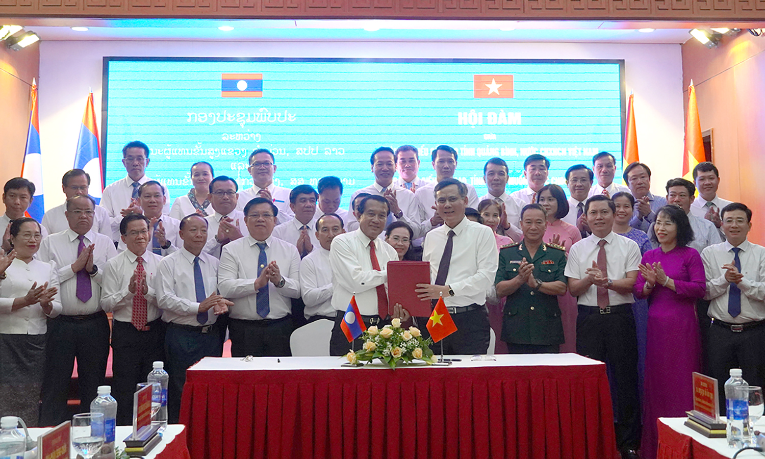 Thắt chặt tình đoàn kết, hữu nghị, hợp tác, phát triển giữa hai tỉnh Quảng Bình-Khăm Muồn