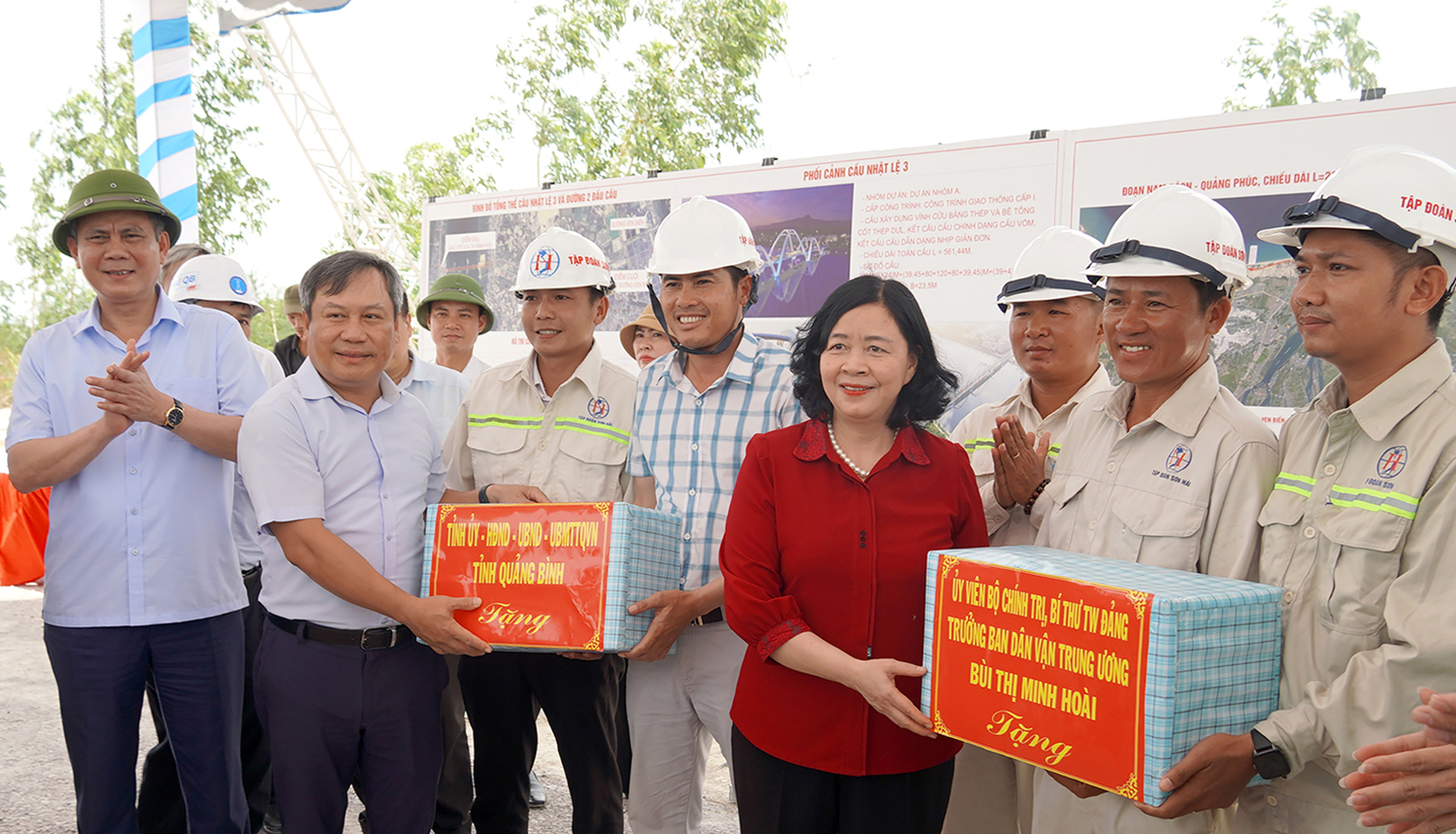 Đồng chí Trưởng ban Dân vận Trung ương khảo sát thực tế các dự án tại Quảng Bình