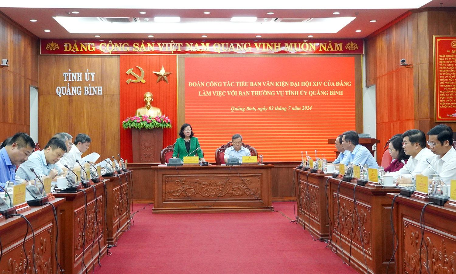 Đoàn Tiểu ban Văn kiện Đại hội XIV của Đảng làm việc với Ban Thường vụ Tỉnh ủy