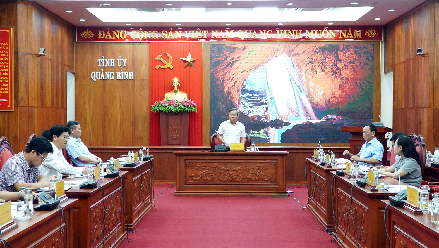 Hội nghị Ban Thường vụ Tỉnh ủy lần thứ 64
