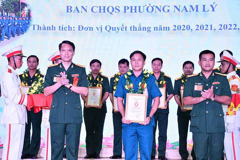 Tôn vinh các điển hình tiên tiến trong phong trào thi đua Quyết thắng