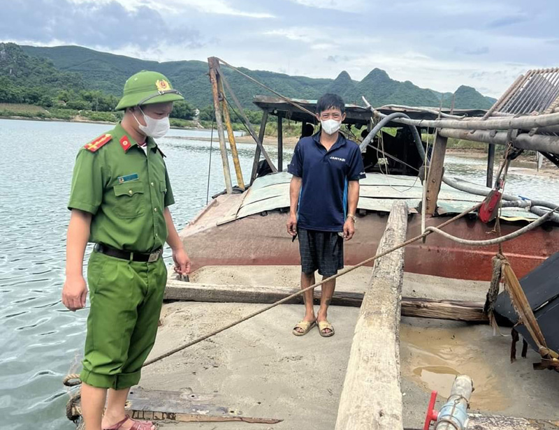 Tăng cường công tác quản lý nhà nước về khai thác cát, sỏi trên sông Gianh