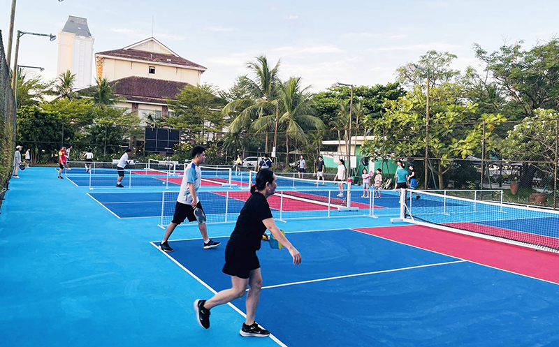 Pickleball môn thể thao mới lạ lôi cuốn người chơi