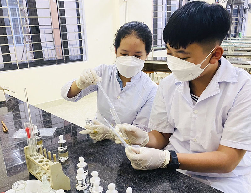 Nâng cao chất lượng phổ cập giáo dục, xóa mù chữ và phân luồng học sinh: Cần những giải pháp đồng bộ