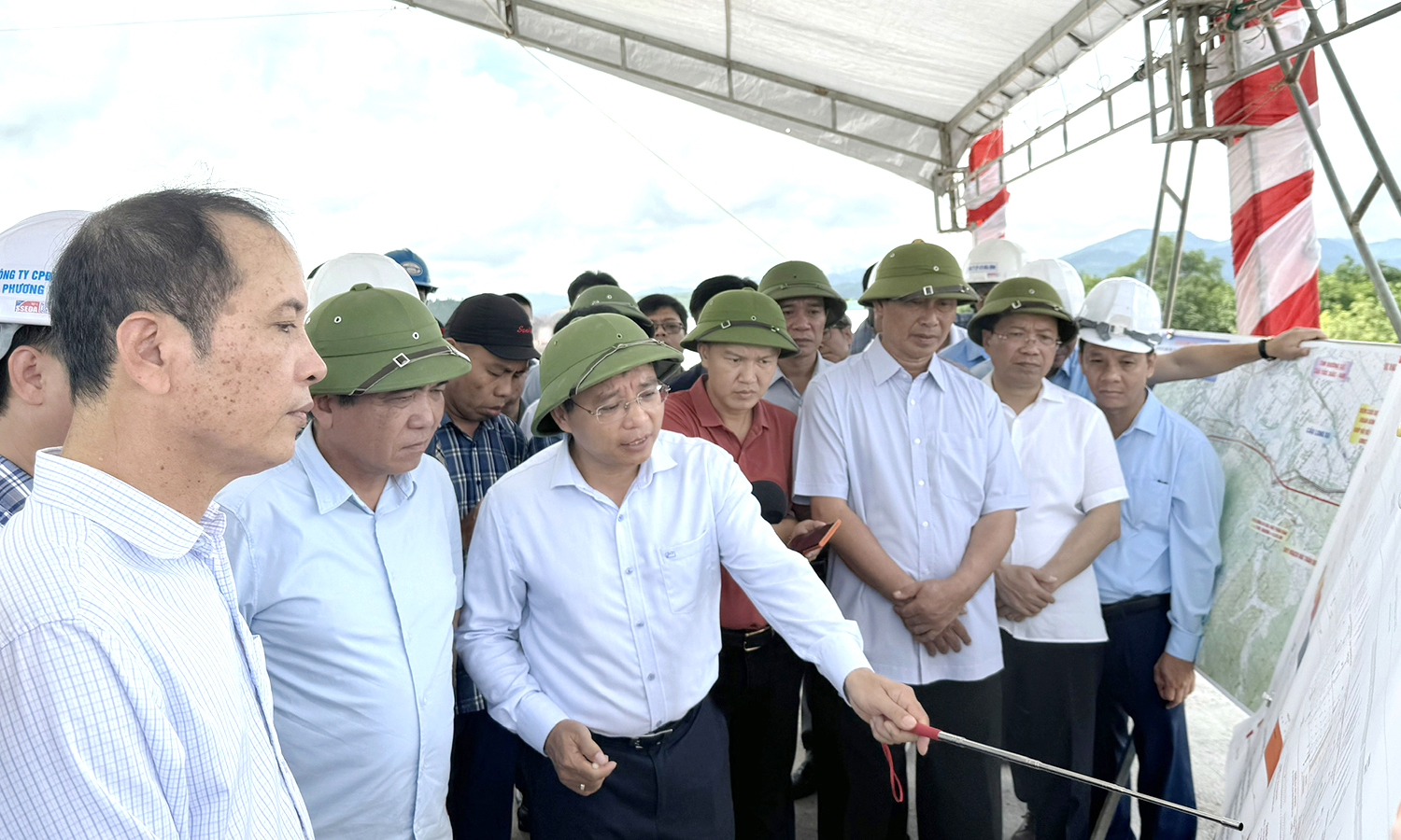 Đẩy nhanh tiến độ thực hiện dự án đường bộ cao tốc Bắc-Nam