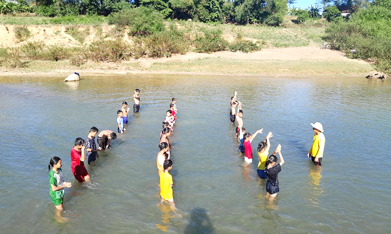 Trang bị kỹ năng phòng, chống đuối nước