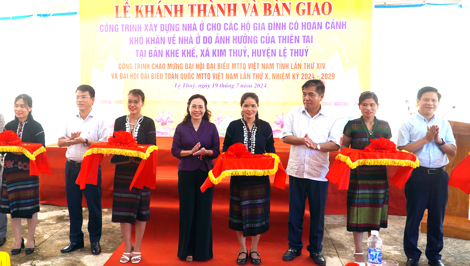 Khánh thành và bàn giao nhà Đại đoàn kết tại huyện Lệ Thủy