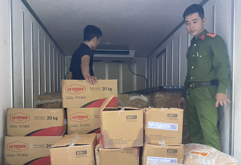 Phát hiện gần 3 tấn nội tạng động vật không rõ nguồn gốc xuất xứ