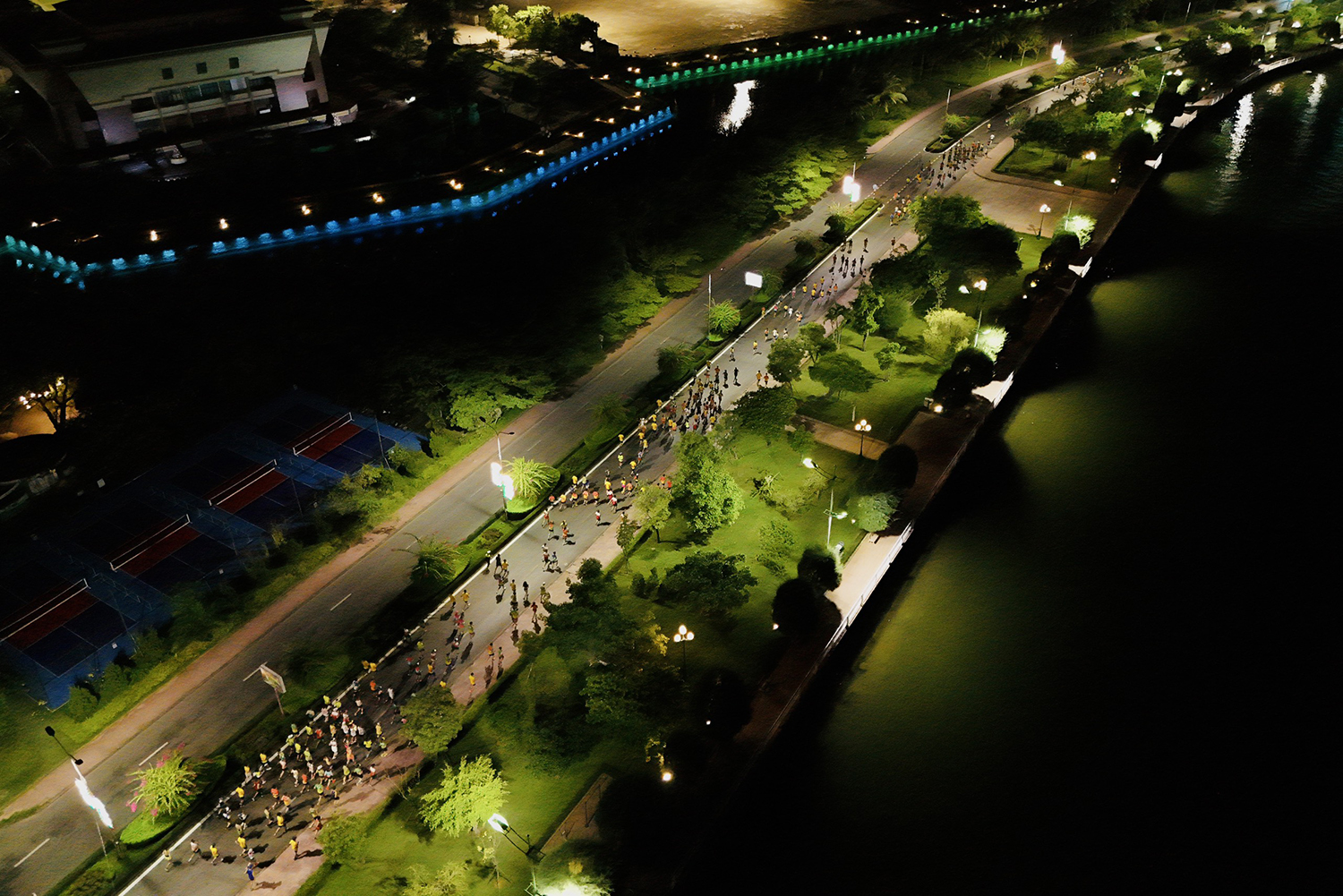 Hơn 3.000 vận động viên tham gia giải Quang Binh International Marathon 2024