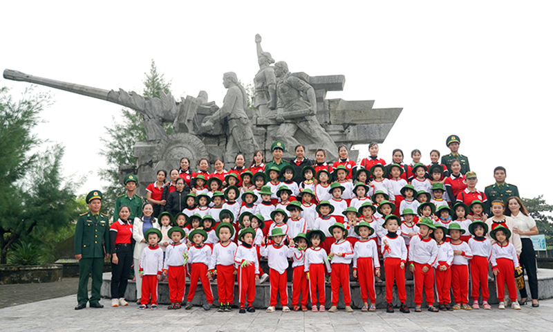 "Đoàn kết, xung kích, sáng tạo, khát vọng, phát triển"