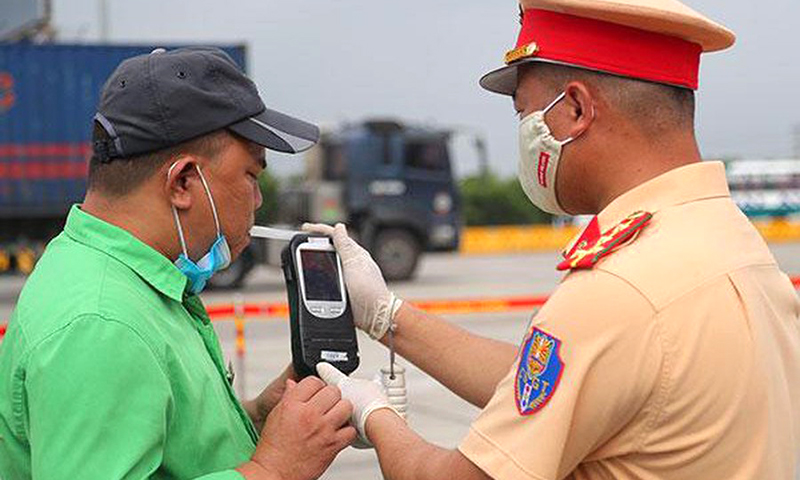 Đề xuất hạ thấp mức phạt tiền hành vi vi phạm nồng độ cồn