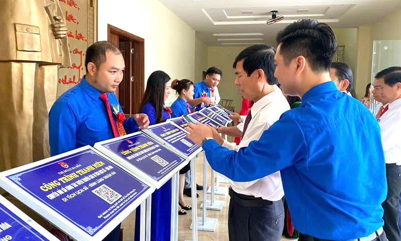 Xung kích, tình nguyện xây dựng quê hương