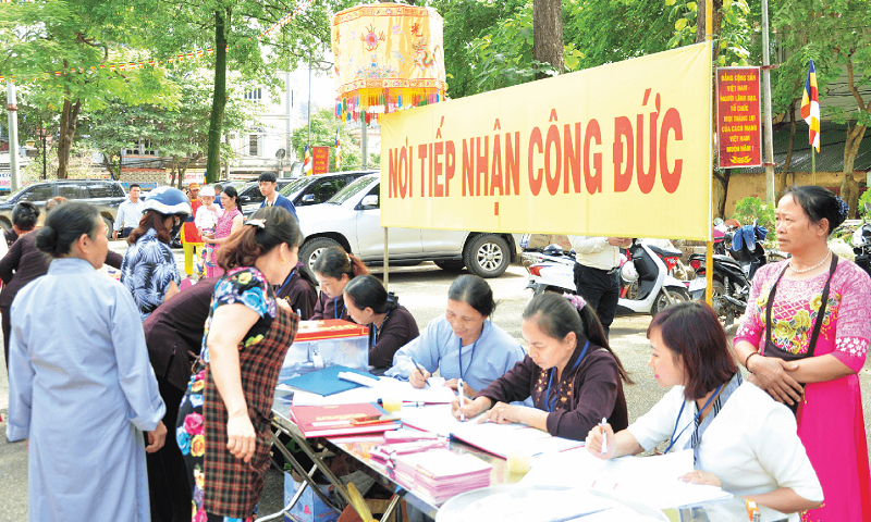Tăng cường công tác quản lý tiền công đức