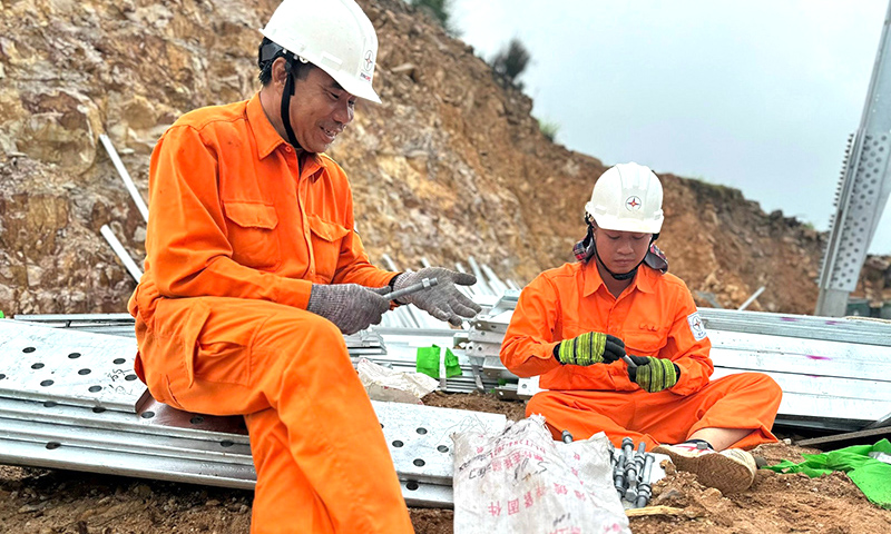 Những cựu chiến binh "áo cam" gương mẫu