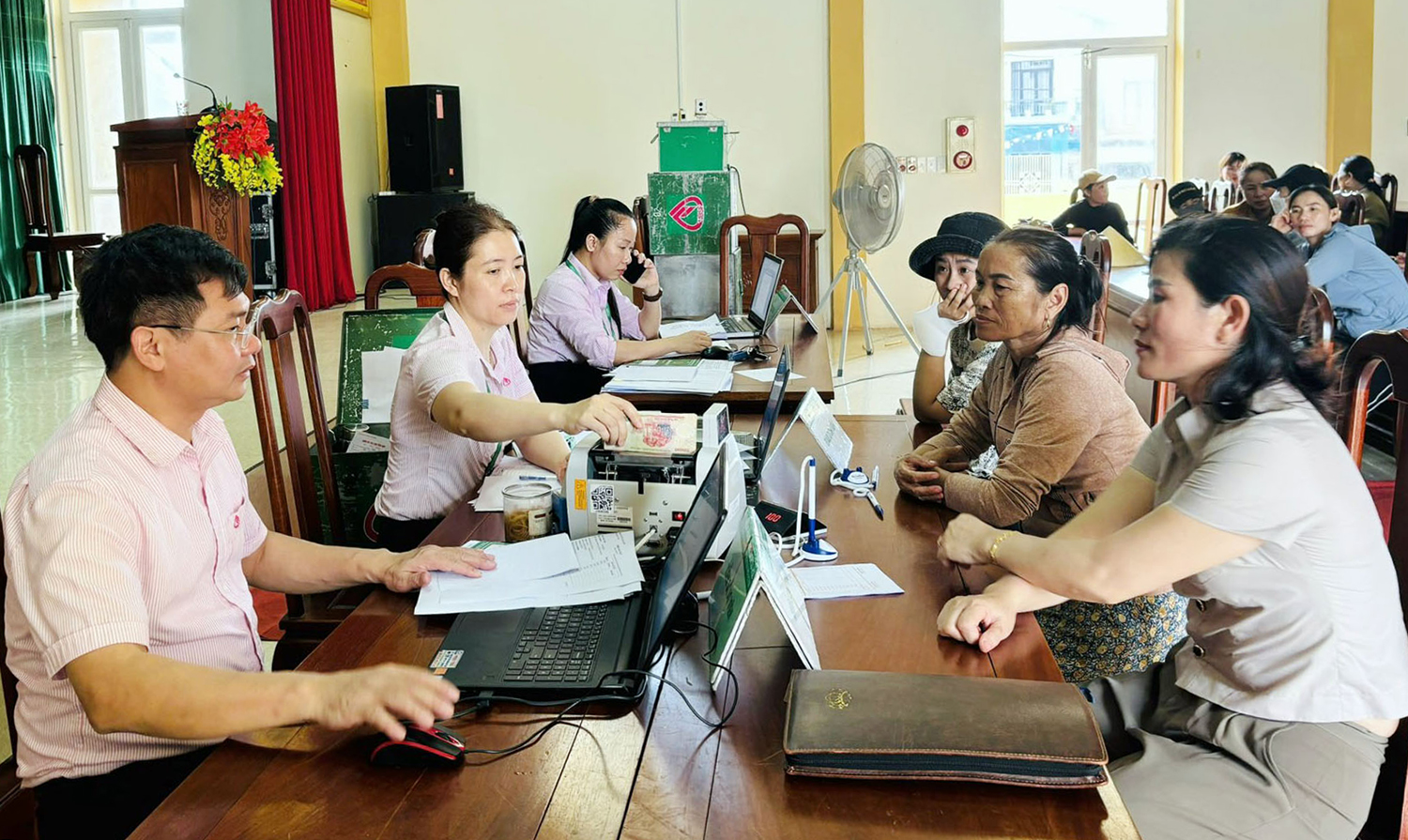 Tăng lãi suất gói vay nhà ở xã hội: Nhiều khách hàng bất ngờ và lo lắng
