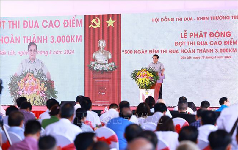Thủ tướng phát động thi đua cao điểm 500 ngày đêm hoàn thành 3.000km cao tốc