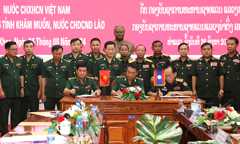 Phối hợp thực hiện công tác quân sự, quốc phòng Việt Nam-Lào