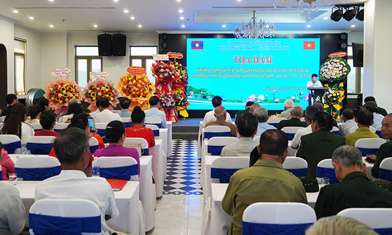 Vun đắp tình hữu nghị Việt Nam-Lào