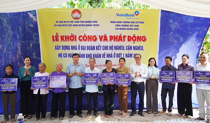 Xây dựng 10 nhà "Đại đoàn kết" cho hộ có hoàn cảnh đặc biệt khó khăn