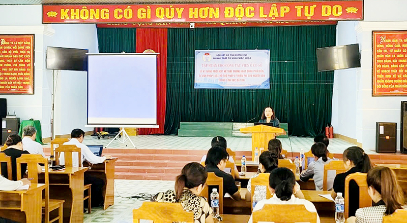 Tuyên truyền, phổ biến pháp luật về lĩnh vực đất đai