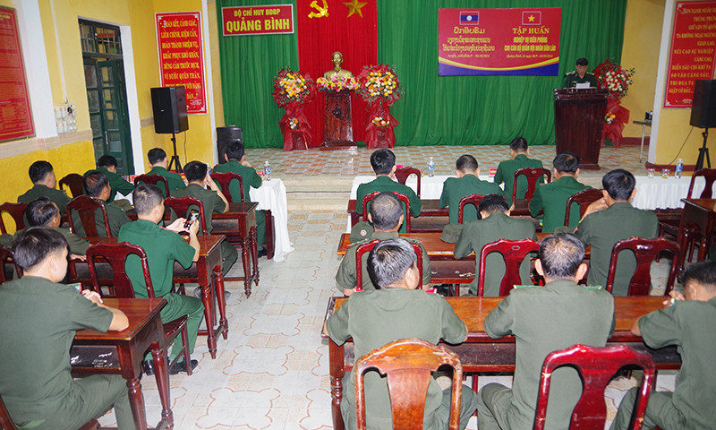 Tập huấn nghiệp vụ biên phòng cho cán bộ Quân đội nhân dân Lào