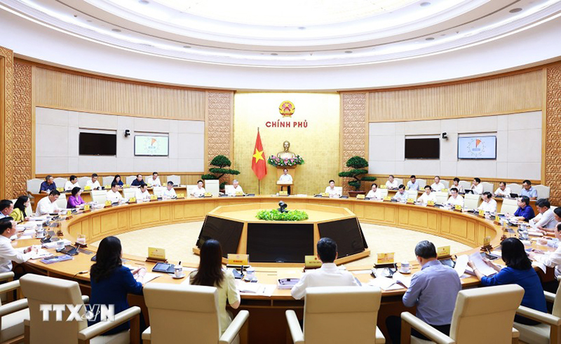 Thủ tướng: Ưu tiên thúc đẩy tăng trưởng bù lại tốc độ 3 năm đầu nhiệm kỳ