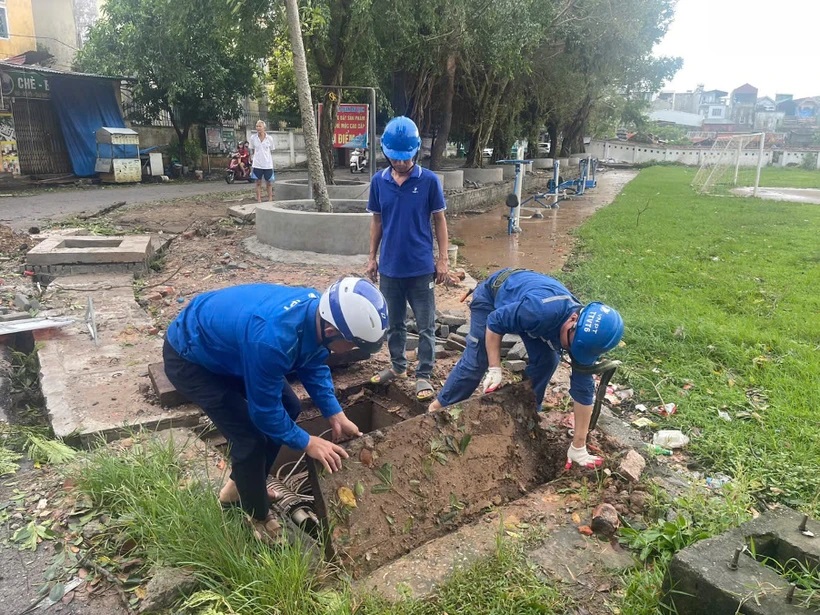 Các nhà mạng nhanh chóng đảm bảo liên lạc cho người dân sau bão số 3