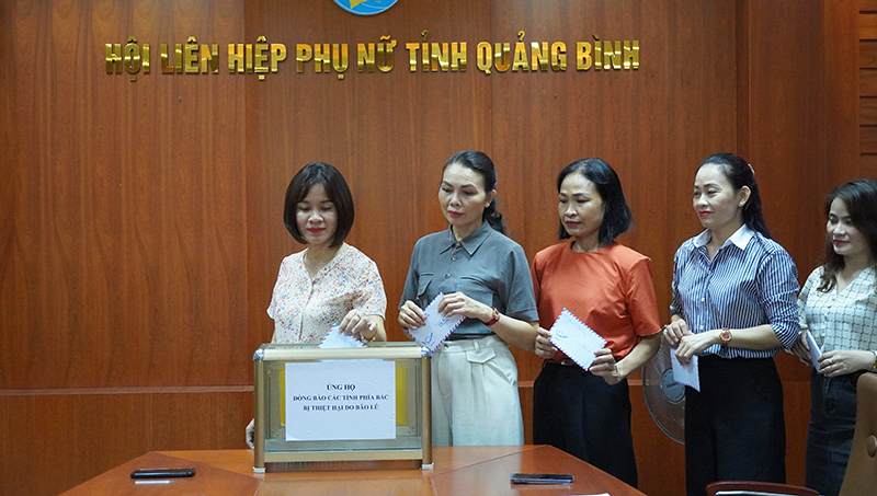 Phụ nữ Quảng Bình chung sức hướng về người dân vùng bão, lũ