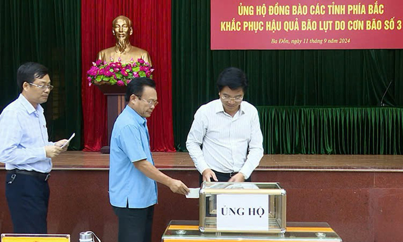 TX. Ba Đồn ủng hộ nhân dân các tỉnh phía Bắc gần 400 triệu đồng