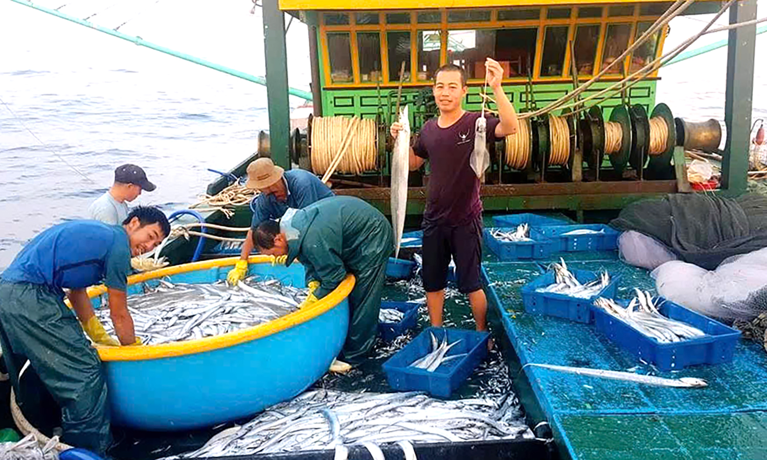 "Đầu tàu" nơi sóng cả-Bài 1: Chi bộ bên chân sóng