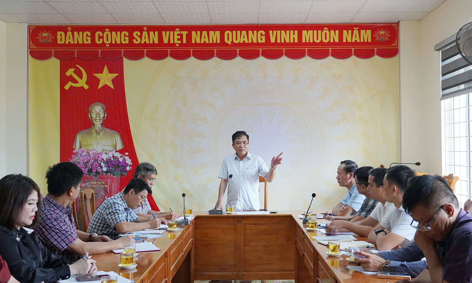 Khẩn trương thực hiện dự án kè chống sạt lở đồi núi thị trấn Quy Đạt