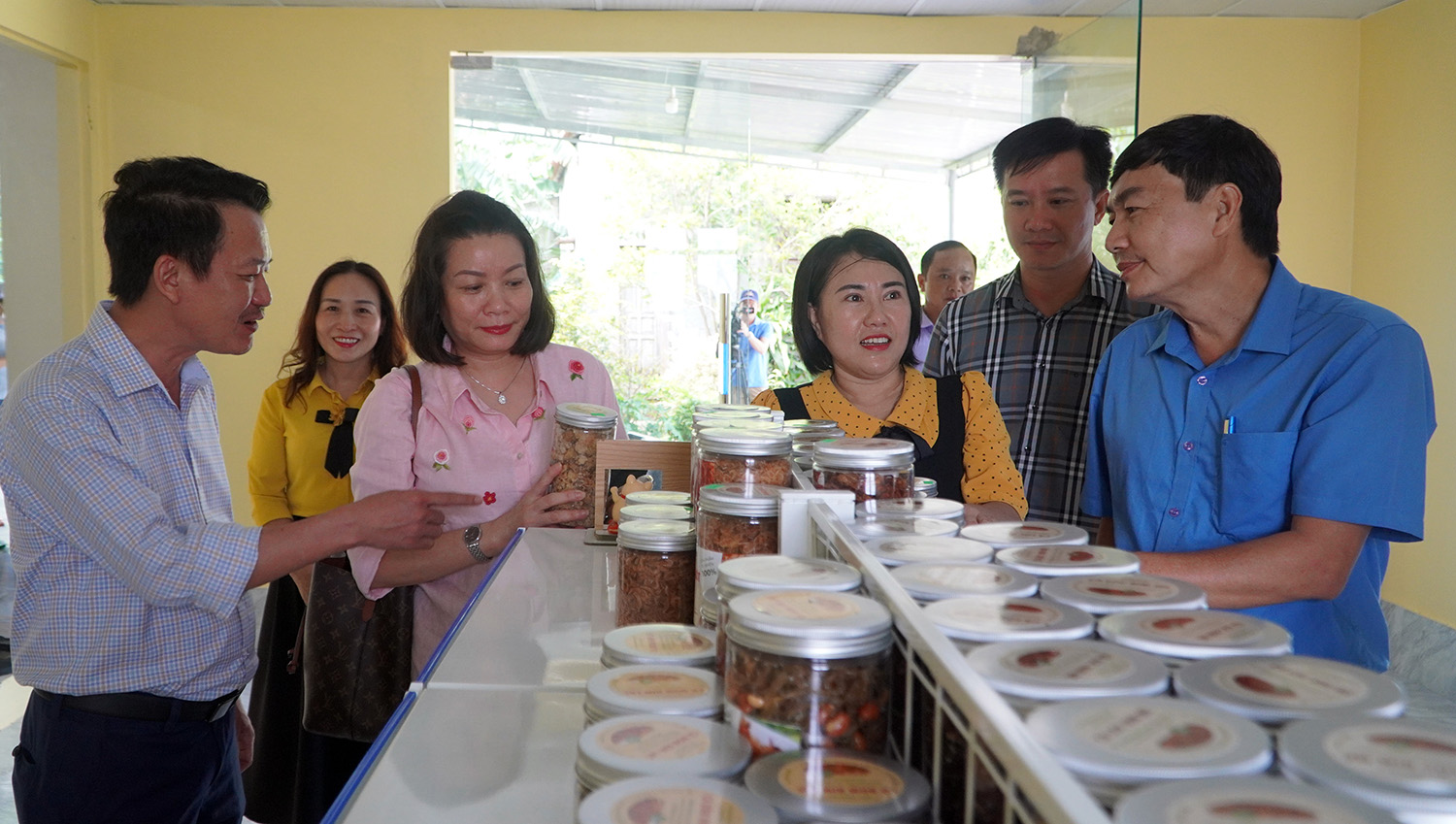 Tạo điều kiện thuận lợi để phát triển chương trình "Mỗi xã một sản phẩm"
