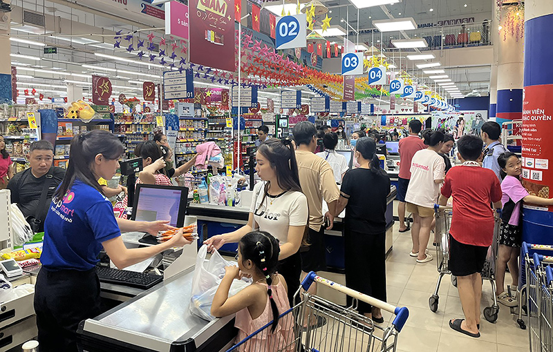 Không để xảy ra tình trạng khan hiếm hàng hóa thiết yếu