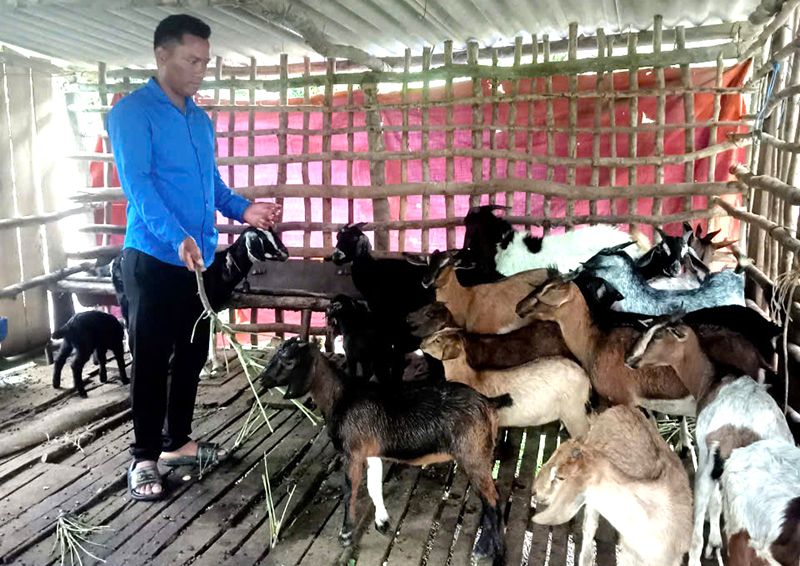 Chung sức cùng bản làng thoát nghèo