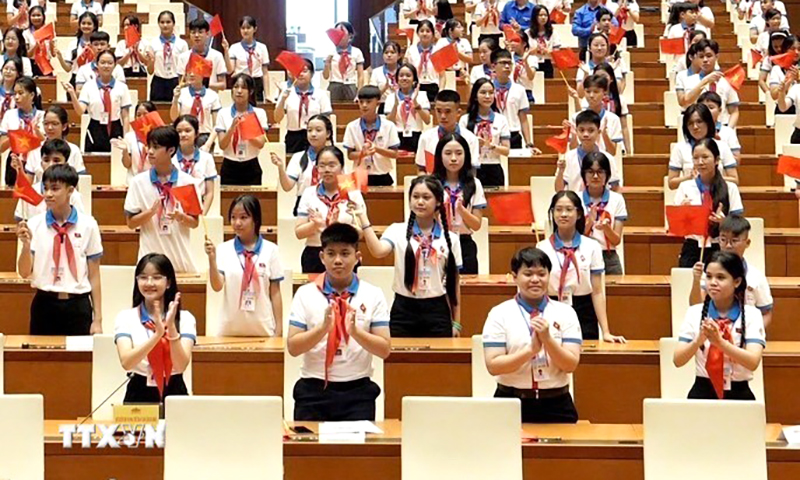 "Quốc hội trẻ em": Thảo luận về tác hại của chất kích thích và bạo lực học đường