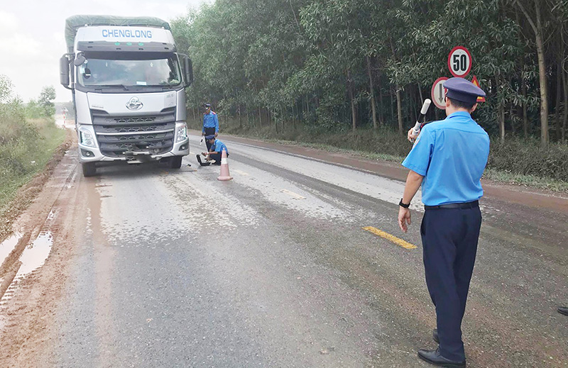 Siết chặt công tác quản lý hoạt động kinh doanh vận tải đường bộ