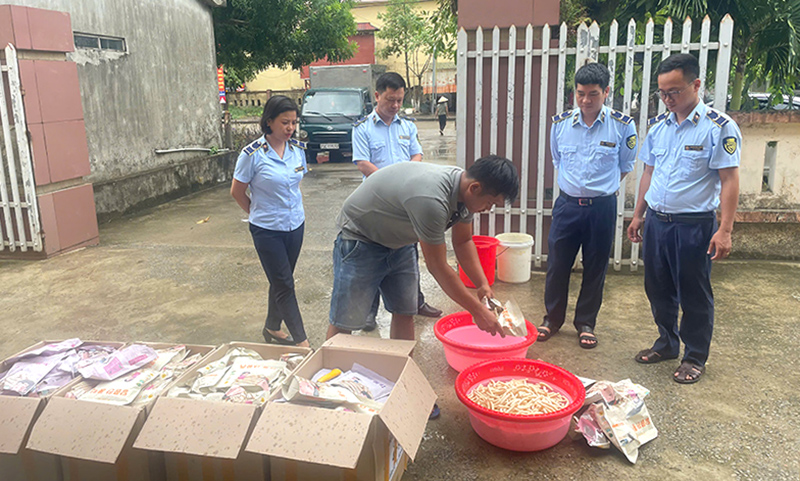 Xử lý 12 cơ sở vi phạm trong dịp Tết Trung thu