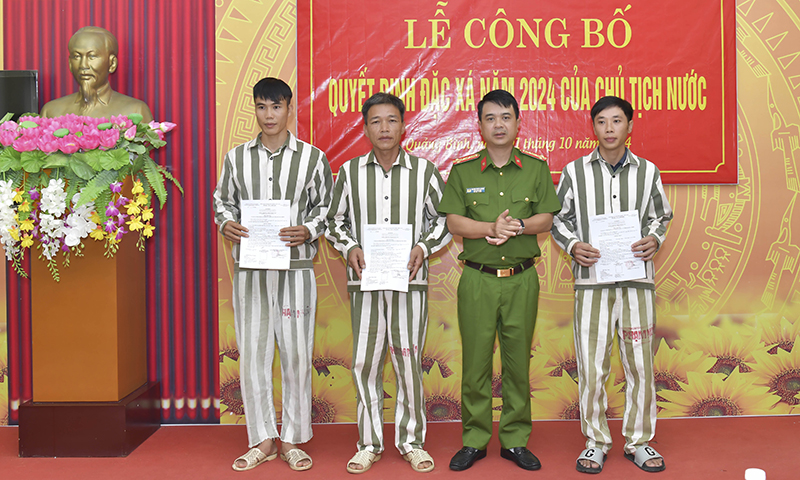Niềm vui ngày đặc xá