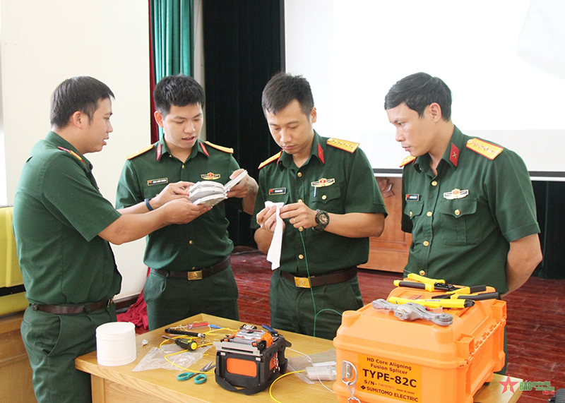 Nâng cao chất lượng huấn luyện làm chủ không gian mạng