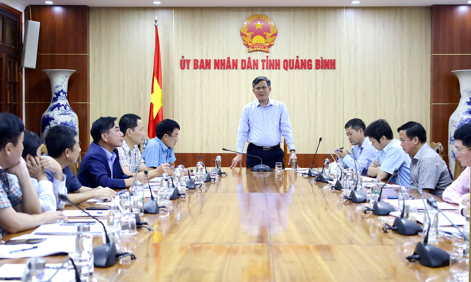 Bàn phương án hỗ trợ xóa nhà tạm, nhà dột nát cho hộ nghèo, hộ cận nghèo