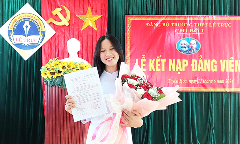 Phát triển đảng viên trong trường học