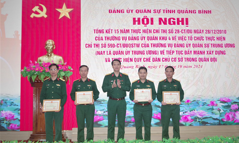 Tổng kết 15 năm thực hiện quy chế dân chủ cơ sở trong Quân đội