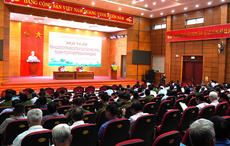 TP. Đồng Hới: Chi trả chế độ bảo hiểm xã hội không dùng tiền mặt