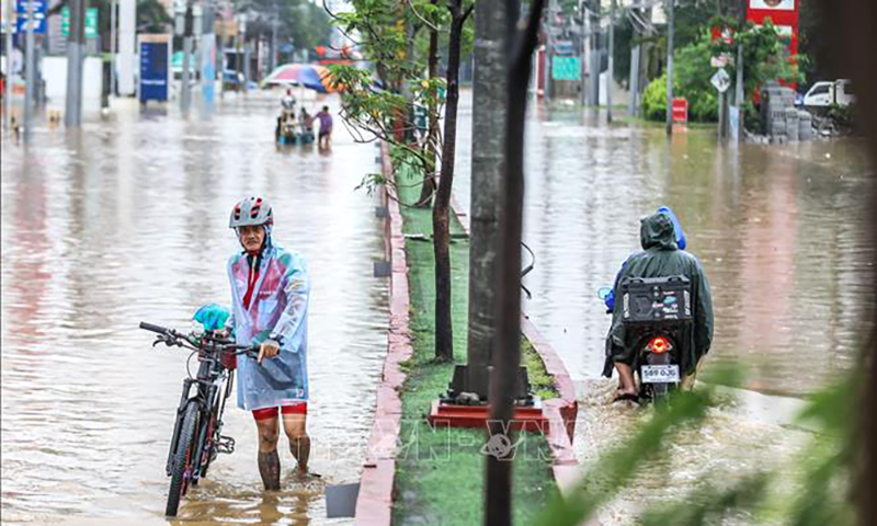 Bão Trami gây ngập lụt và mất điện diện rộng tại Philippines