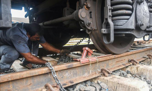 Ấn Độ sơ tán khẩn cấp trên 300.000 người trước siêu bão Dana