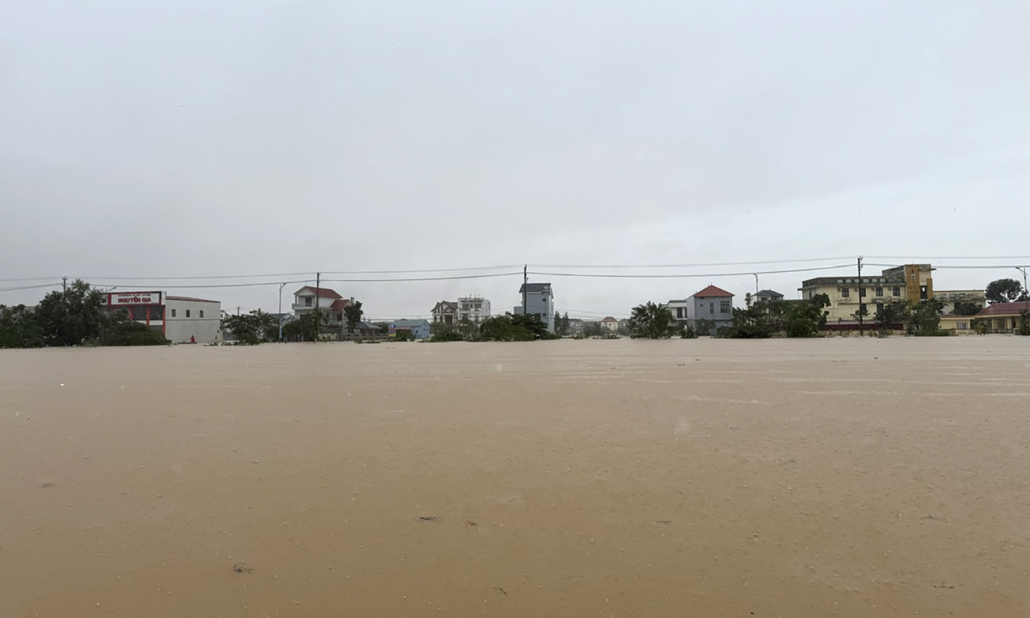 3 tàu cá của ngư dân bị chìm do bão số 6
